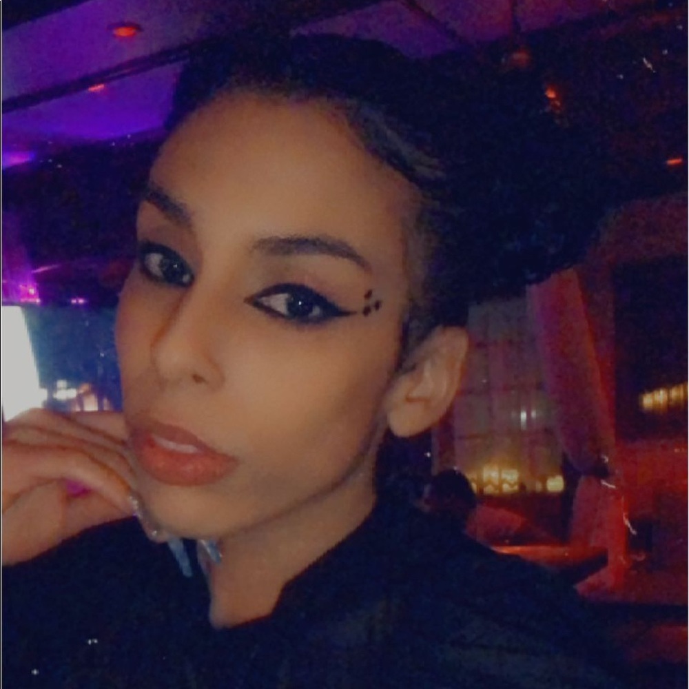 Meet your Posher, Beka